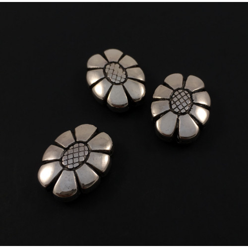 Plastic silver flower beads